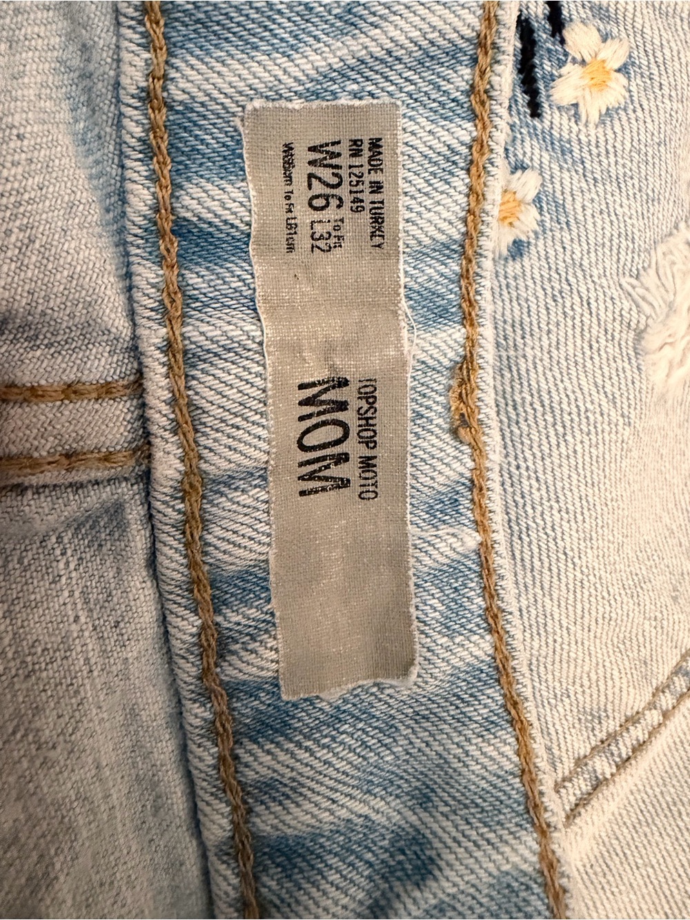 Embroidered Jeans - Picture 5 of 5